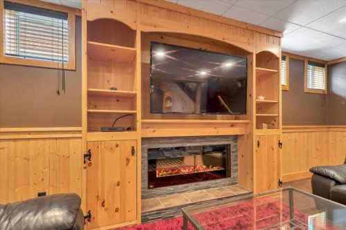 2 Wheatland Green, Strathmore, AB - Indoor With Fireplace