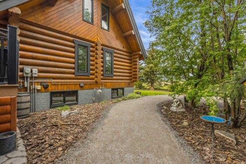 2 Wheatland Green, Strathmore, AB - Outdoor