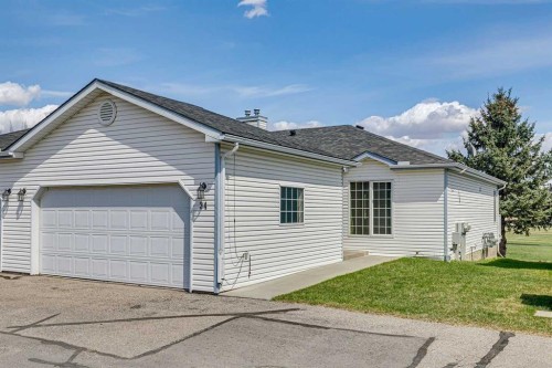 34-105 Elm Place  Okotoks, AB T1S 1Y9