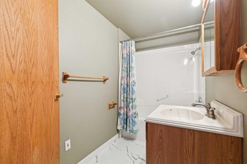 34-105 Elm Place, Okotoks, AB - Indoor