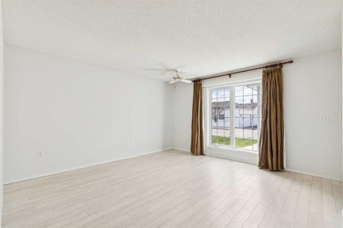 34-105 Elm Place, Okotoks, AB - Indoor Photo Showing Other Room