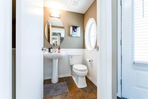 140 Prestwick Avenue Se, Calgary, AB - Indoor Photo Showing Bathroom