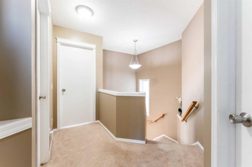 140 Prestwick Avenue Se, Calgary, AB - Indoor Photo Showing Other Room