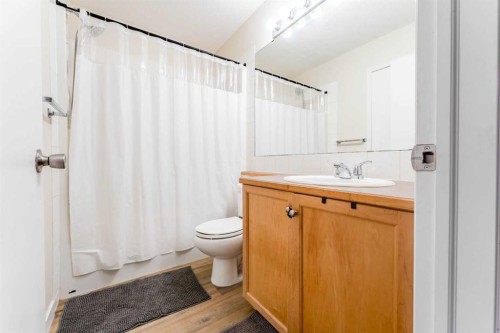 140 Prestwick Avenue Se, Calgary, AB - Indoor Photo Showing Bathroom