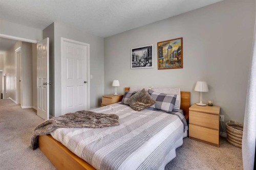 190 Covecreek Place Ne, Calgary, AB - Indoor Photo Showing Bedroom