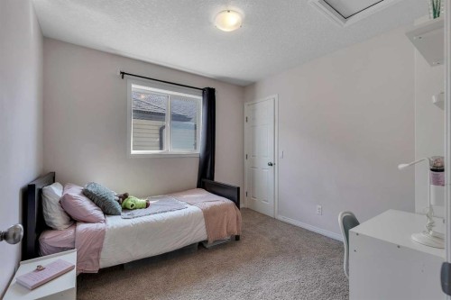 190 Covecreek Place Ne, Calgary, AB - Indoor Photo Showing Bedroom