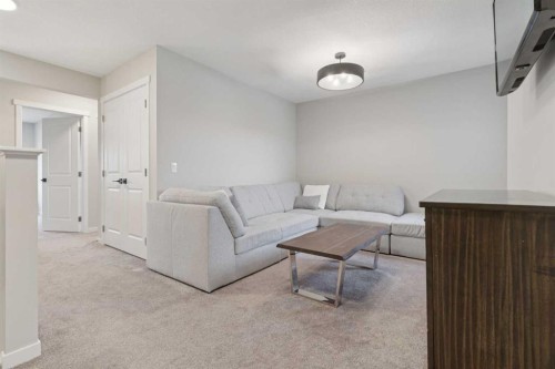 79 Magnolia Heath Se, Calgary, AB - Indoor Photo Showing Other Room