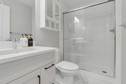 79 Magnolia Heath Se, Calgary, AB - Indoor Photo Showing Bathroom