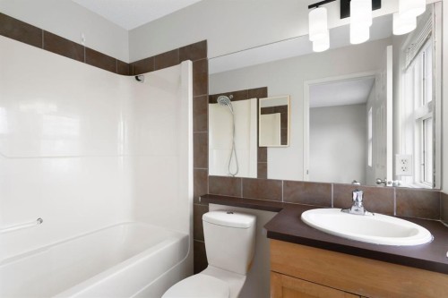 202 Sunset Heights, Cochrane, AB - Indoor Photo Showing Bathroom