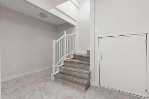 202 Sunset Heights, Cochrane, AB - Indoor Photo Showing Other Room