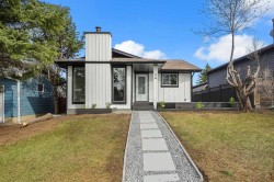 24 Bermuda Street NW Calgary, AB T3K 1G6