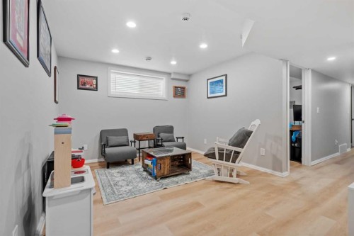 100 Redstone Avenue Ne, Calgary, AB - Indoor