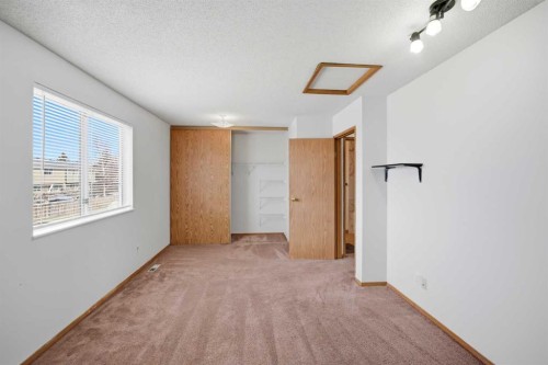 6016 Martingrove Road Ne, Calgary, AB - Indoor Photo Showing Other Room
