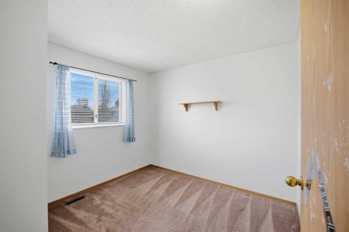 6016 Martingrove Road Ne, Calgary, AB - Indoor Photo Showing Other Room