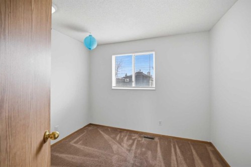 6016 Martingrove Road Ne, Calgary, AB - Indoor Photo Showing Other Room