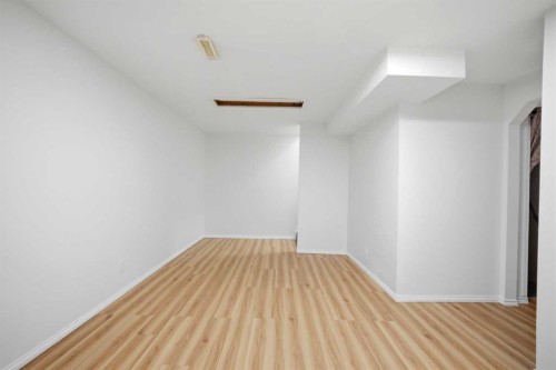 6016 Martingrove Road Ne, Calgary, AB - Indoor Photo Showing Other Room