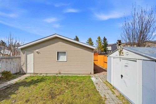 6016 Martingrove Road Ne, Calgary, AB - Outdoor