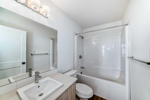410-30 Sage Hill Walk Nw, Calgary, AB - Indoor Photo Showing Bathroom