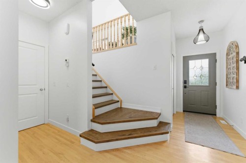 207 Gleneagles View, Cochrane, AB 