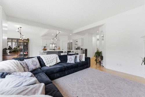 207 Gleneagles View, Cochrane, AB 