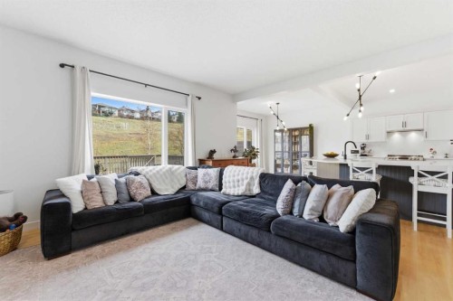 207 Gleneagles View, Cochrane, AB 