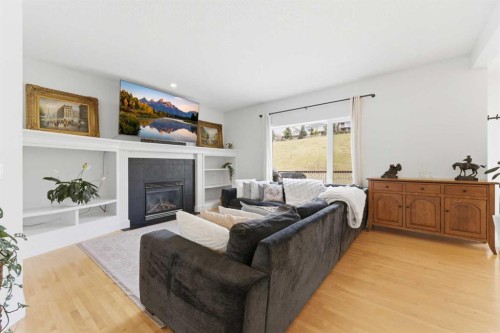 207 Gleneagles View, Cochrane, AB 