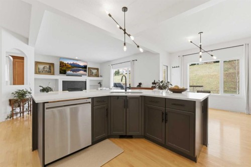 207 Gleneagles View, Cochrane, AB 