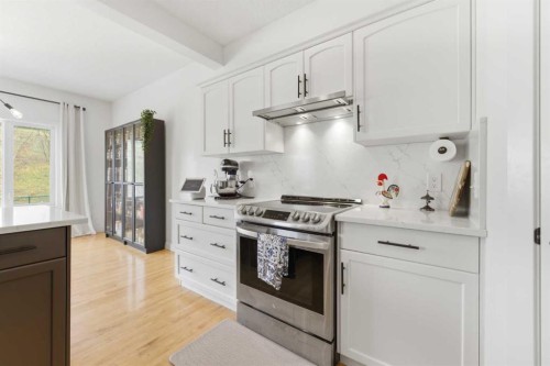 207 Gleneagles View, Cochrane, AB 