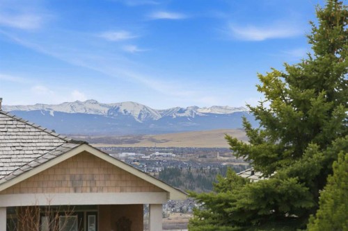207 Gleneagles View, Cochrane, AB 
