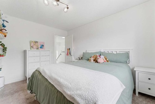 207 Gleneagles View, Cochrane, AB 
