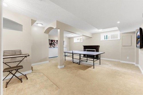 207 Gleneagles View, Cochrane, AB 