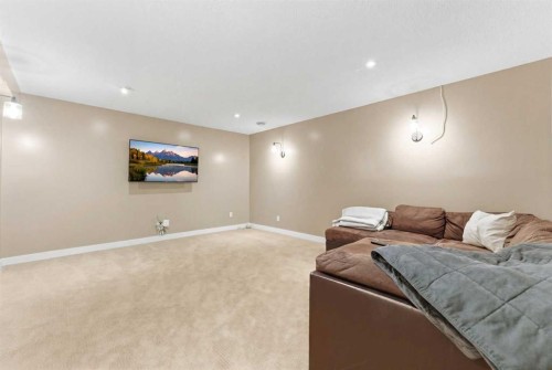 207 Gleneagles View, Cochrane, AB 