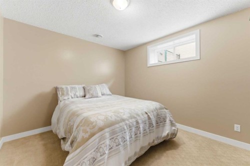 207 Gleneagles View, Cochrane, AB 