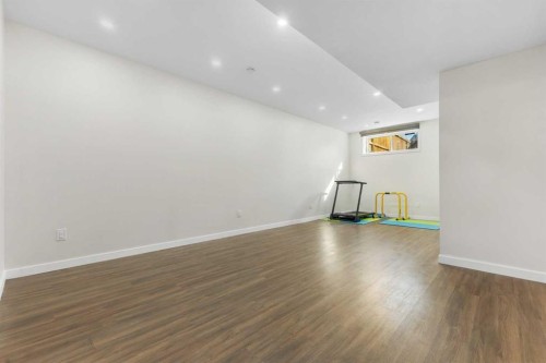 231 Lavender Manor Se, Calgary, AB - Indoor Photo Showing Other Room
