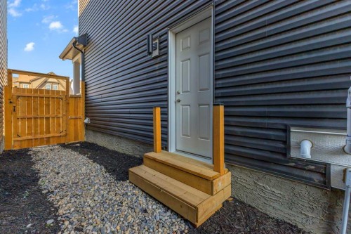 231 Lavender Manor Se, Calgary, AB - Outdoor With Exterior