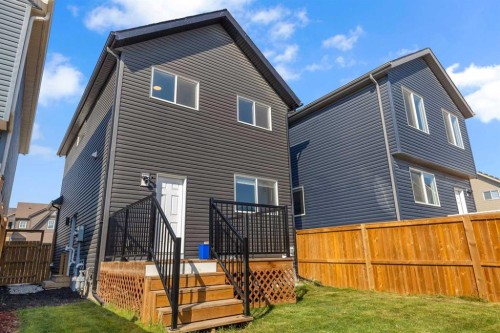 231 Lavender Manor Se, Calgary, AB - Outdoor