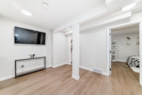 35 Waterford Manor, Chestermere, AB - Indoor