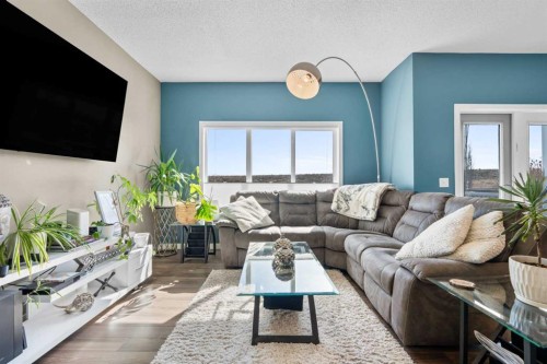 534 River Heights Crescent, Cochrane, AB - Indoor Photo Showing Living Room