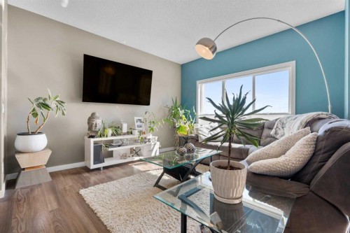 534 River Heights Crescent, Cochrane, AB - Indoor Photo Showing Living Room