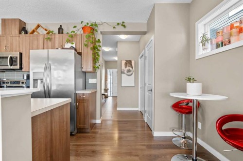 534 River Heights Crescent, Cochrane, AB - Indoor Photo Showing Kitchen