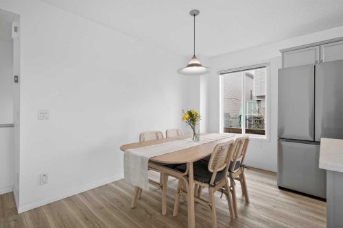 8050 Cougar Ridge Avenue Sw, Calgary, AB - Indoor Photo Showing Dining Room