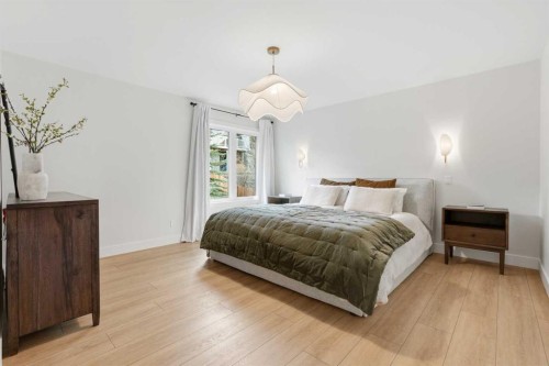 15 Valley Stream Manor Nw, Calgary, AB - Indoor Photo Showing Other Room