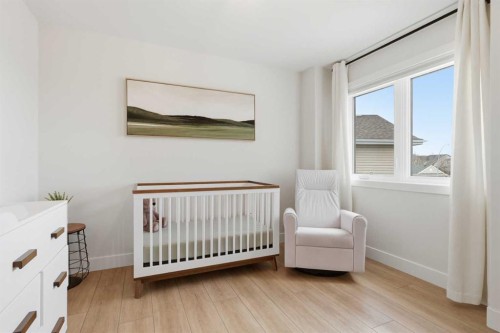 15 Valley Stream Manor Nw, Calgary, AB - Indoor Photo Showing Bedroom