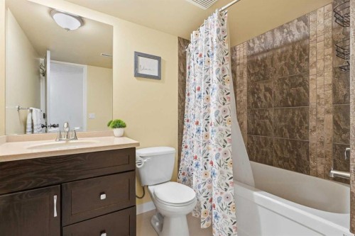 15 Valley Stream Manor Nw, Calgary, AB - Indoor Photo Showing Other Room