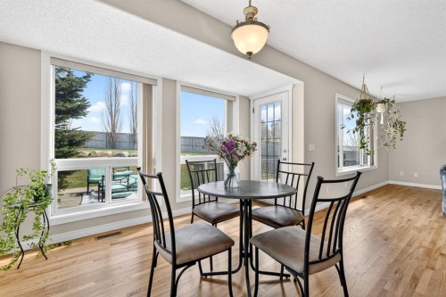 99 Evansmeade Crescent Nw, Calgary, AB - Indoor Photo Showing Dining Room
