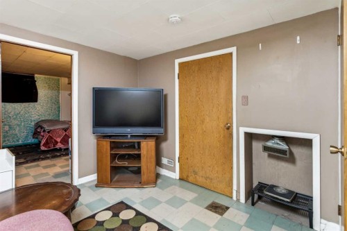2029 Mountview Crescent Ne, Calgary, AB - Indoor