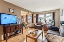 2029 Mountview Crescent Ne, Calgary, AB  - Indoor Photo Showing Living Room 