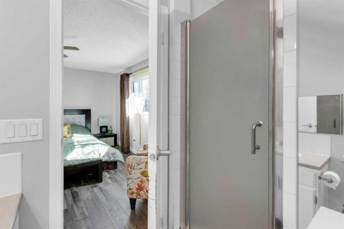 549 Rundleville Place Ne, Calgary, AB - Indoor Photo Showing Other Room