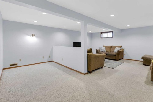 549 Rundleville Place Ne, Calgary, AB - Indoor