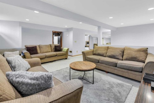 549 Rundleville Place Ne, Calgary, AB - Indoor Photo Showing Living Room